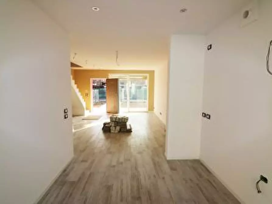 Immagine 4 di Casa bifamiliare in vendita  in Via Gina Romani 15 a Parma