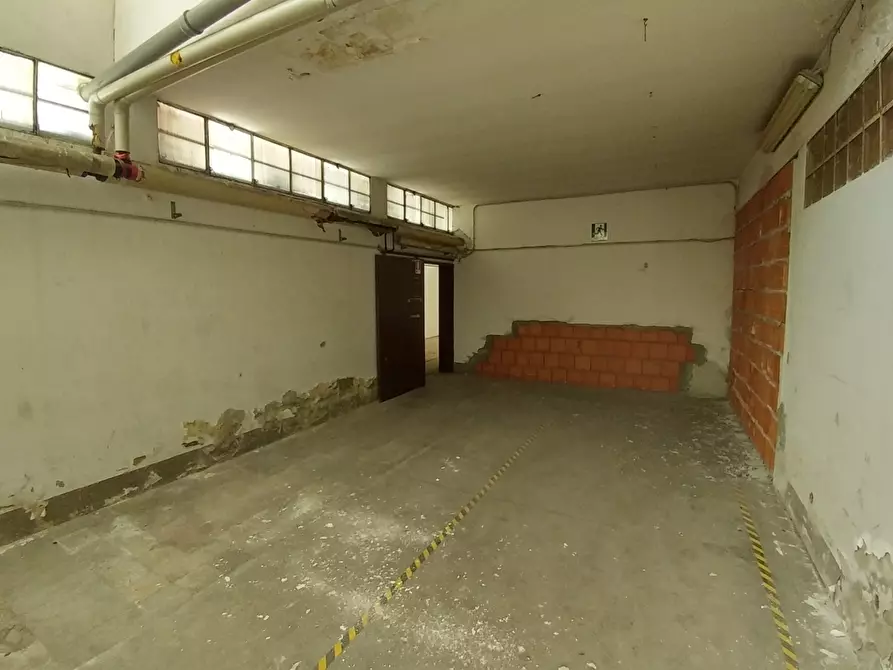 Immagine 10 di Attività artigianale in vendita  in Via del Murazzo 96a a Modena