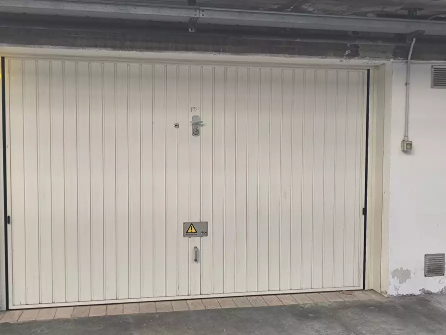 Immagine 5 di Garage in affitto  in Viale del Sagittario Traversa B 8 a Modena