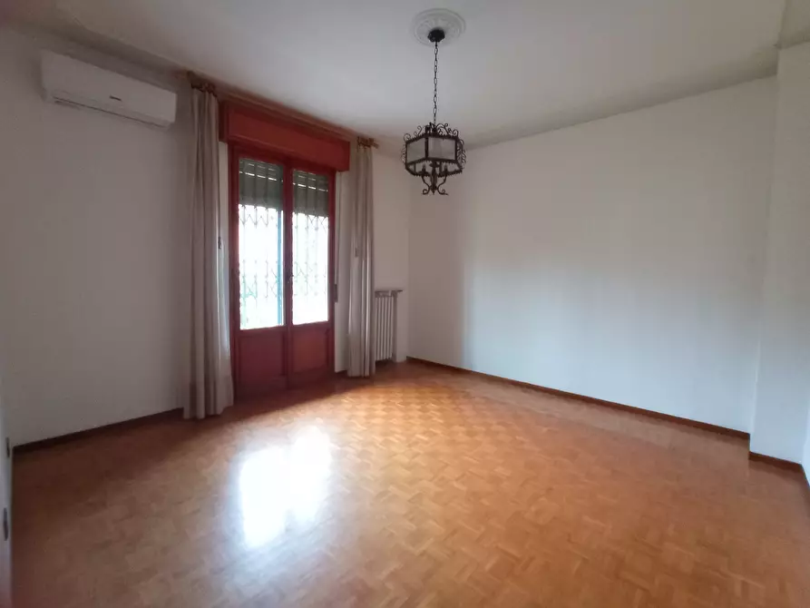 Immagine 4 di Trilocale in vendita  in via Zanichelli 3 a Modena