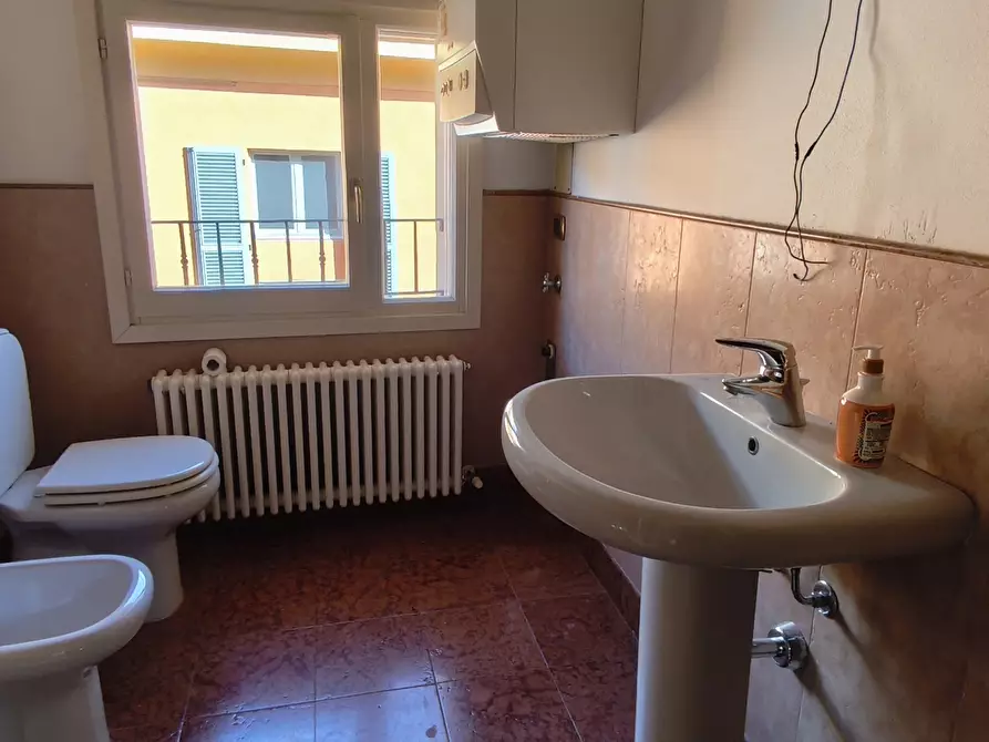 Immagine 17 di Mansarda in affitto  in via belle arti a Modena