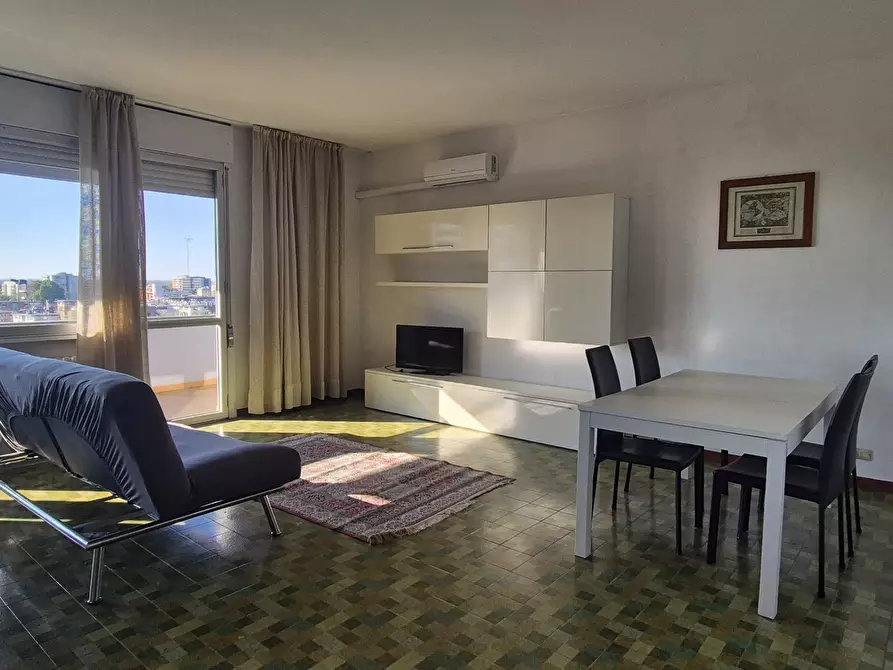 Immagine 1 di Trilocale in vendita  in Via Guido Baccelli a Modena