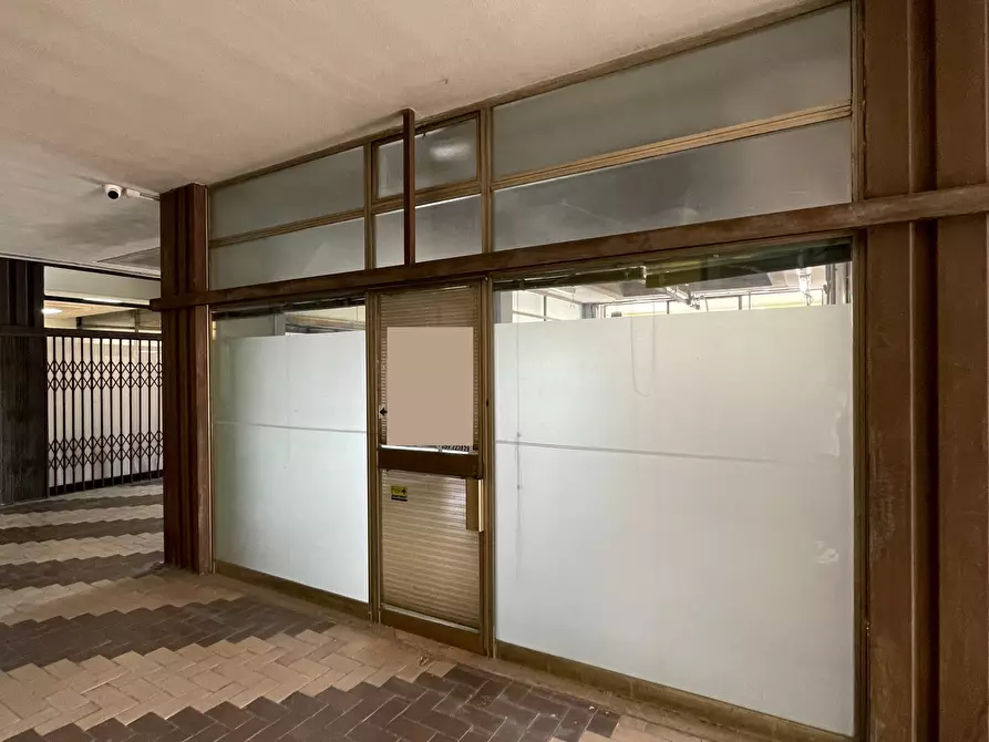 Immagine 9 di Laboratorio in vendita  in via giardini 470 a Modena