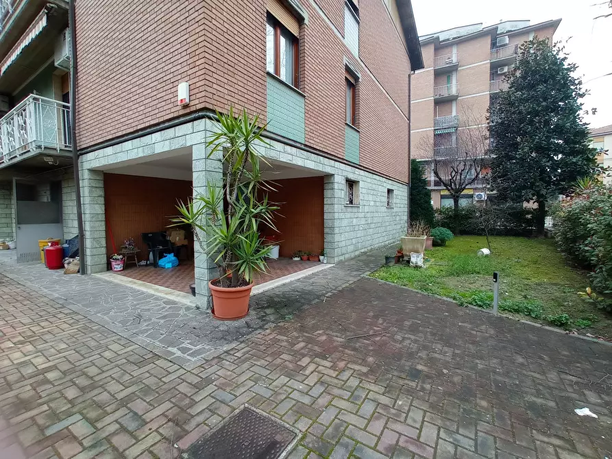 Immagine 10 di Trilocale in vendita  in via Zanichelli 3 a Modena