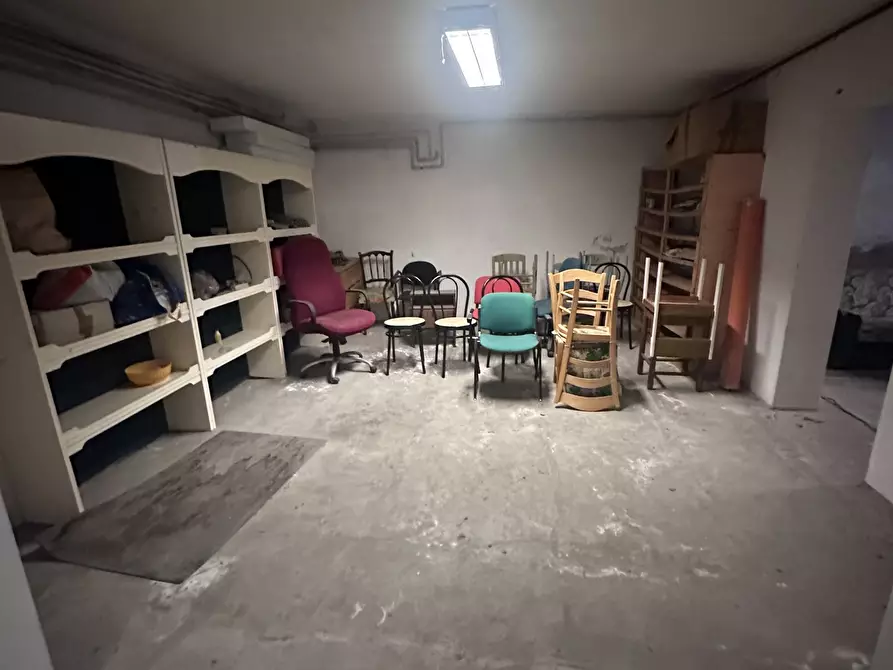 Immagine 6 di Garage in vendita  a Rovigo