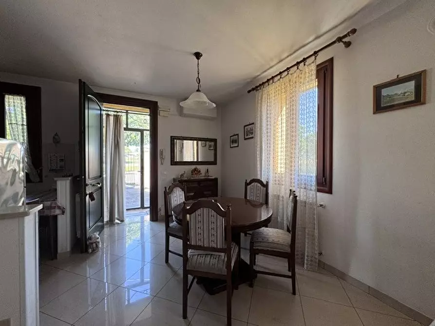 Immagine 6 di Porzione di casa in vendita  a Rovigo