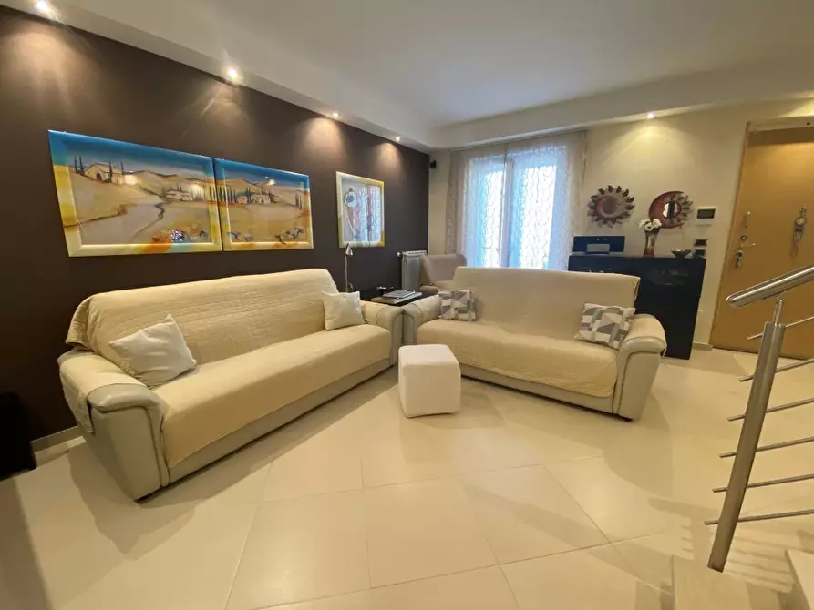 Immagine 2 di Villa in vendita  in Via Conversano 51 a Casamassima