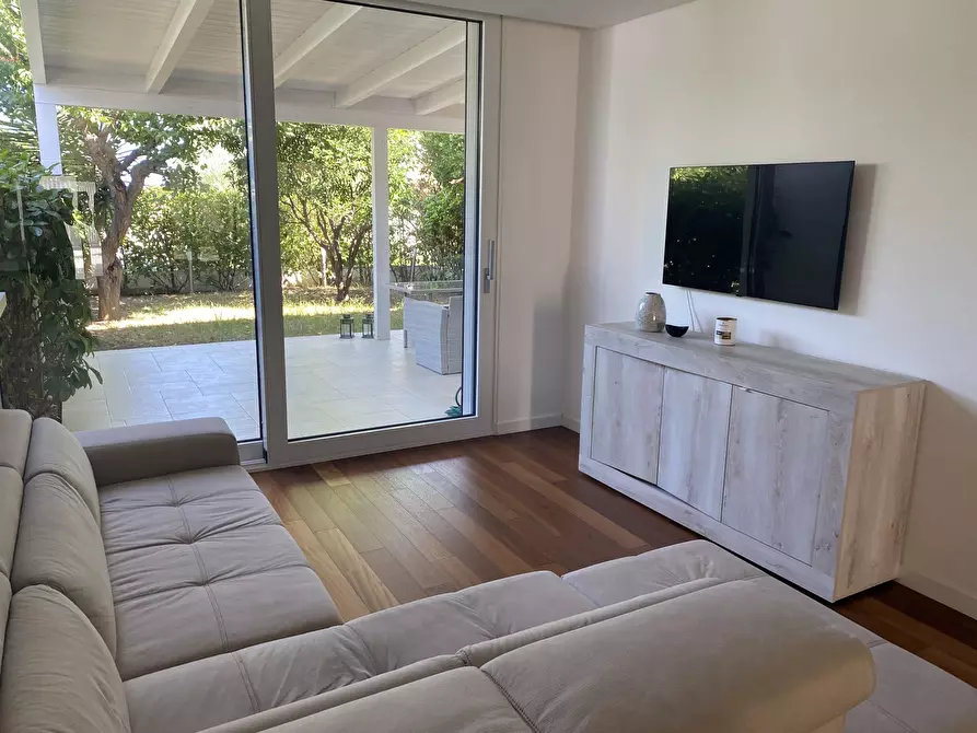 Immagine 15 di Villa in vendita  in Viale dei pini B/2B a Noicattaro