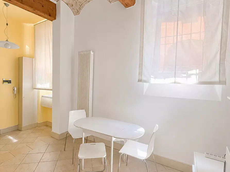 Immagine 1 di Loft/Open space in affitto  a Bologna
