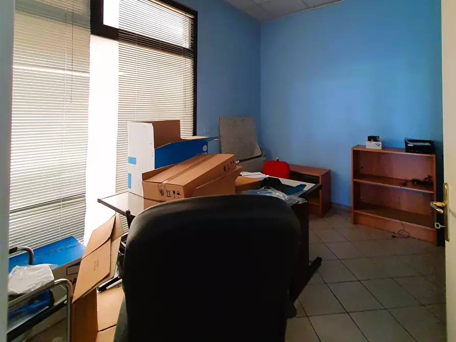 Immagine 11 di Locale commerciale in vendita  in Strada Mantova a Marmirolo