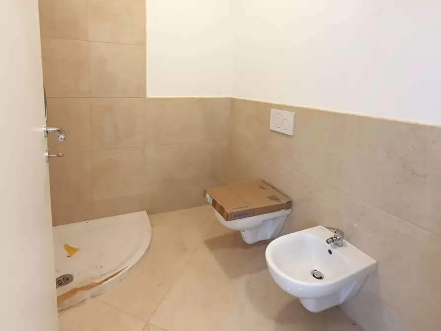 Immagine 8 di Locale commerciale in vendita  in TRAV. VIA MILANO a Brescia