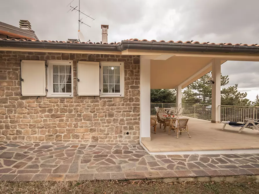 Immagine 5 di Villa in vendita  in Strada Provinciale 6 56 a Montecopiolo