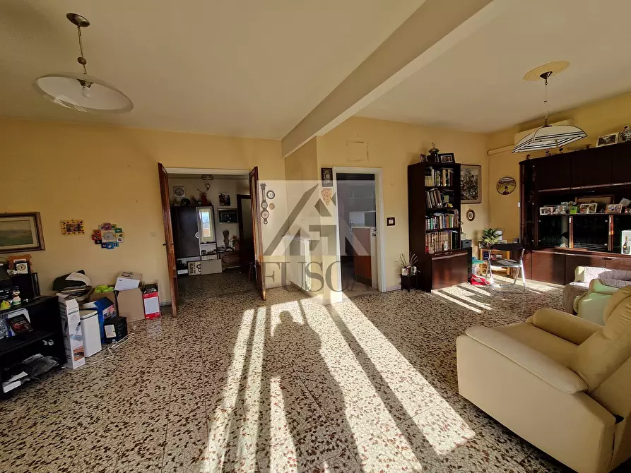 Immagine 3 di Pentalocale in vendita  in Via Francesco Ferraris 149 a Lucca