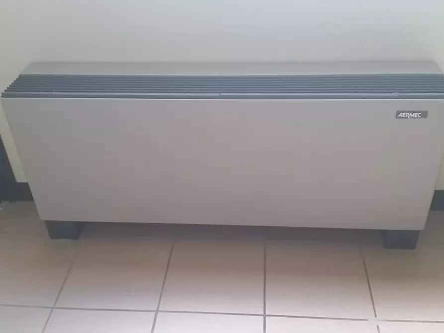 Immagine 15 di Ufficio in affitto  in via di tempagnano a Lucca