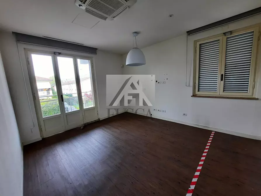 Immagine 5 di Ufficio in affitto  in Via Mario Romagnoli a Lucca