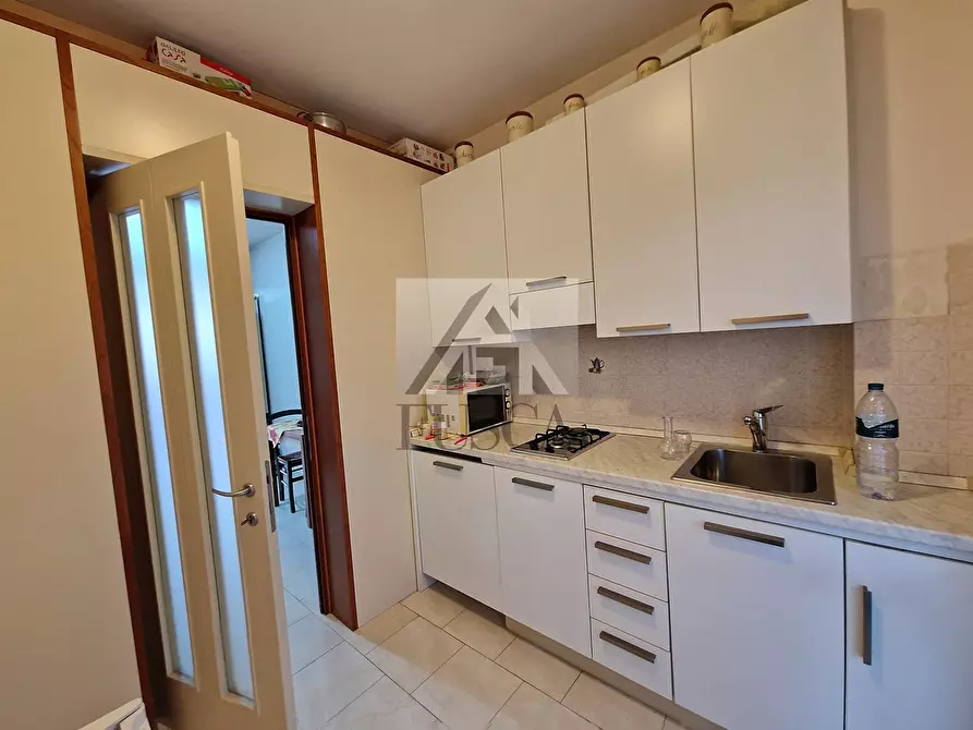 Immagine 3 di Trilocale in vendita  in Traversa I Via Romana a Lucca