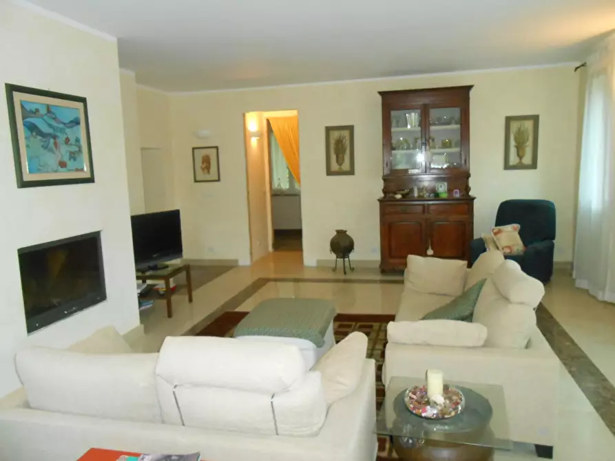 Immagine 46 di Villa in vendita  in Via Francesco Ferraris a Lucca