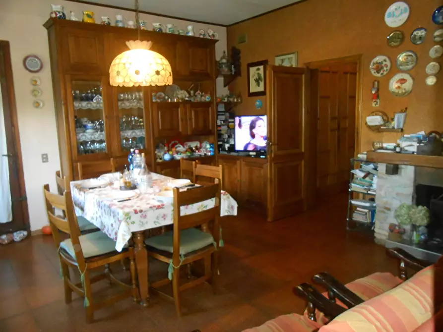 Immagine 5 di Villa in vendita  in Via Francesco Ferraris a Lucca