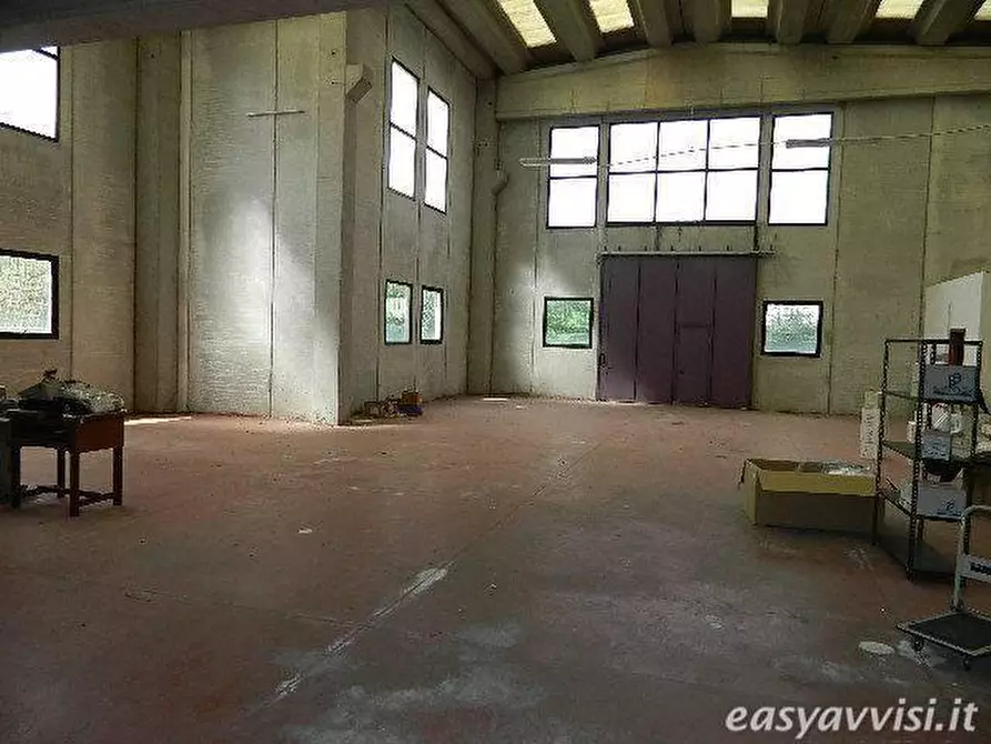 Immagine 6 di Capannone industriale in affitto  in Via Custer de Nobili Gino a Lucca