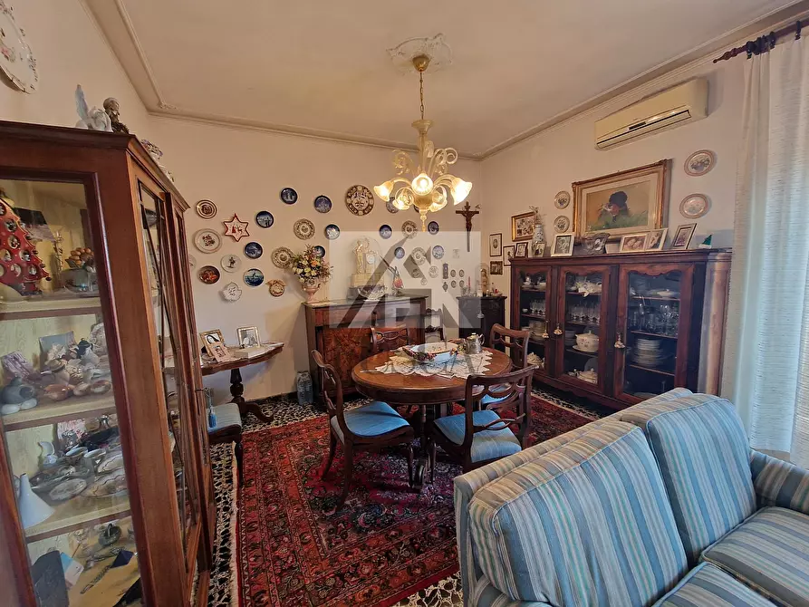 Immagine 2 di Pentalocale in vendita  in Via Don Giorgio Bigongiari a Lucca