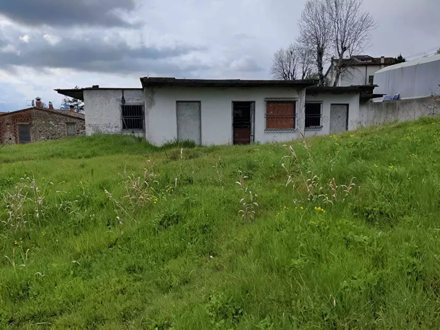 Immagine 9 di Rustico / casale in vendita  in Via Vicinale dello Stecchino a Lucca