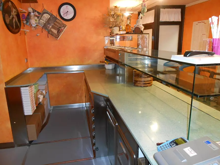 Immagine 1 di Pizzeria / Pub in vendita  in Viale Giosuè Carducci a Lucca