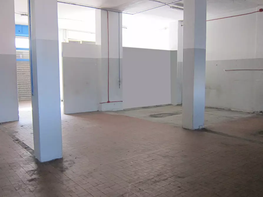 Immagine 14 di Capannone industriale in affitto  in Via Custer de Nobili Gino a Lucca