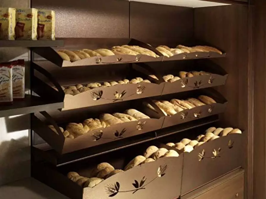 Immagine 8 di Attività commerciale in vendita  in Viale G. Puccini 82 a Lucca