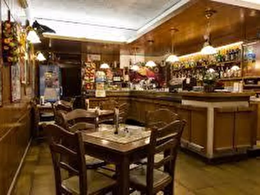 Immagine 10 di Bar / Ristorante in vendita  in san michele a Lucca