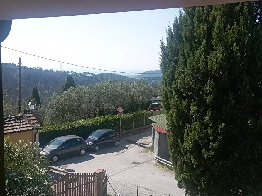 Immagine 7 di Villa in vendita  a Massarosa