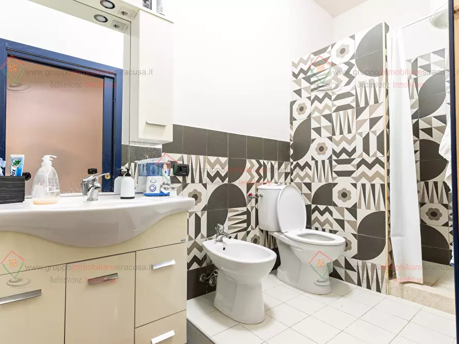 Immagine 12 di Pentalocale in vendita  a Siracusa