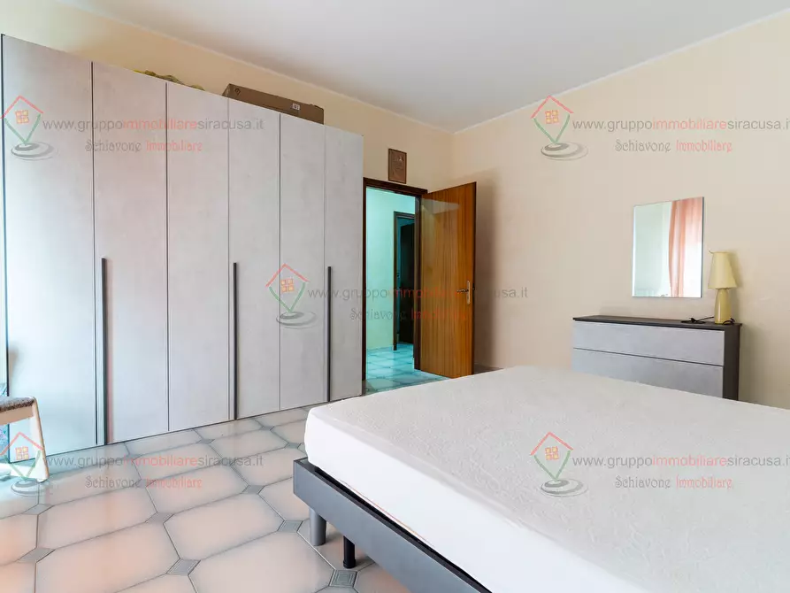 Immagine 13 di Pentalocale in affitto  a Siracusa