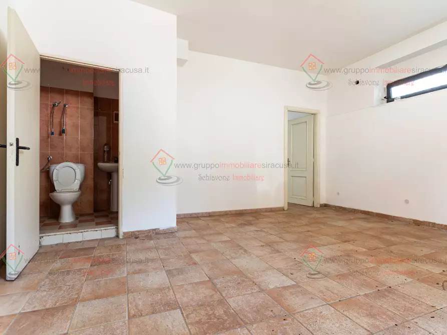 Immagine 6 di Ufficio in vendita  a Siracusa