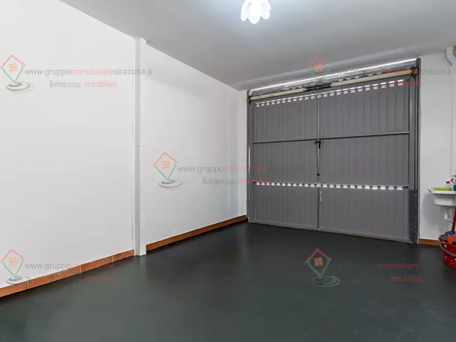 Immagine 25 di Quadrilocale in vendita  a Floridia