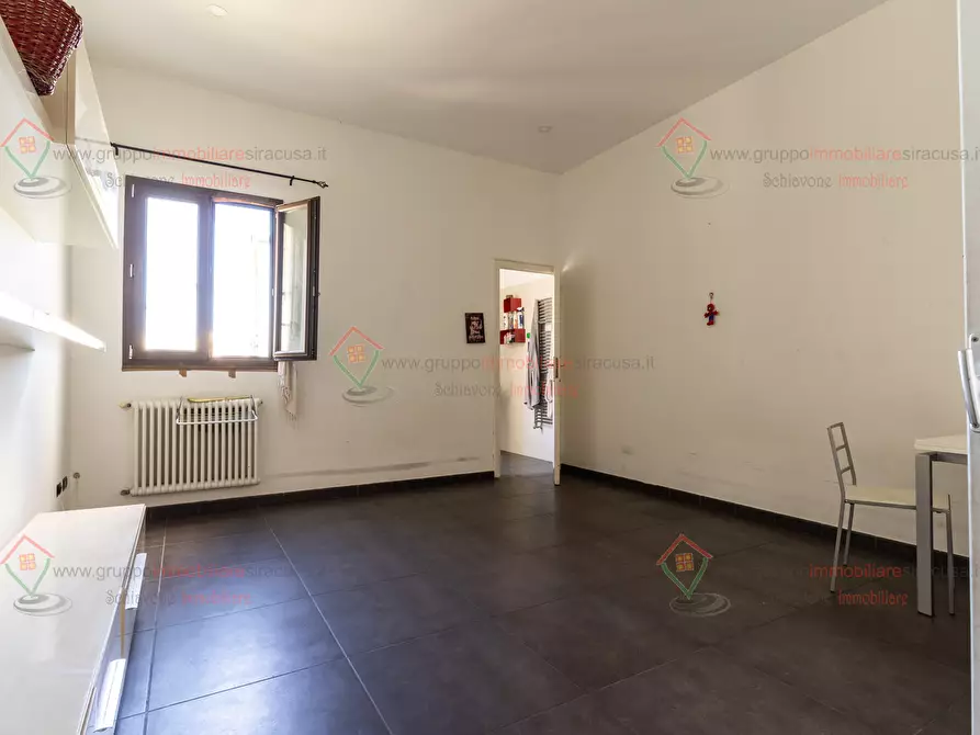 Immagine 15 di Pentalocale in vendita  a Siracusa