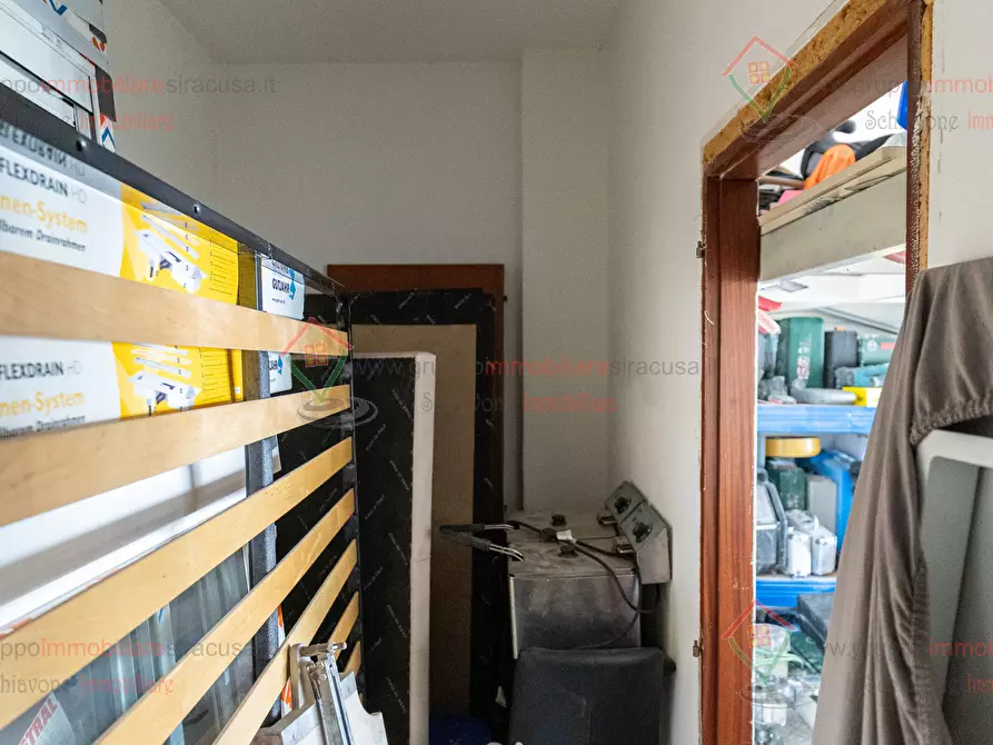 Immagine 7 di Garage in vendita  a Siracusa