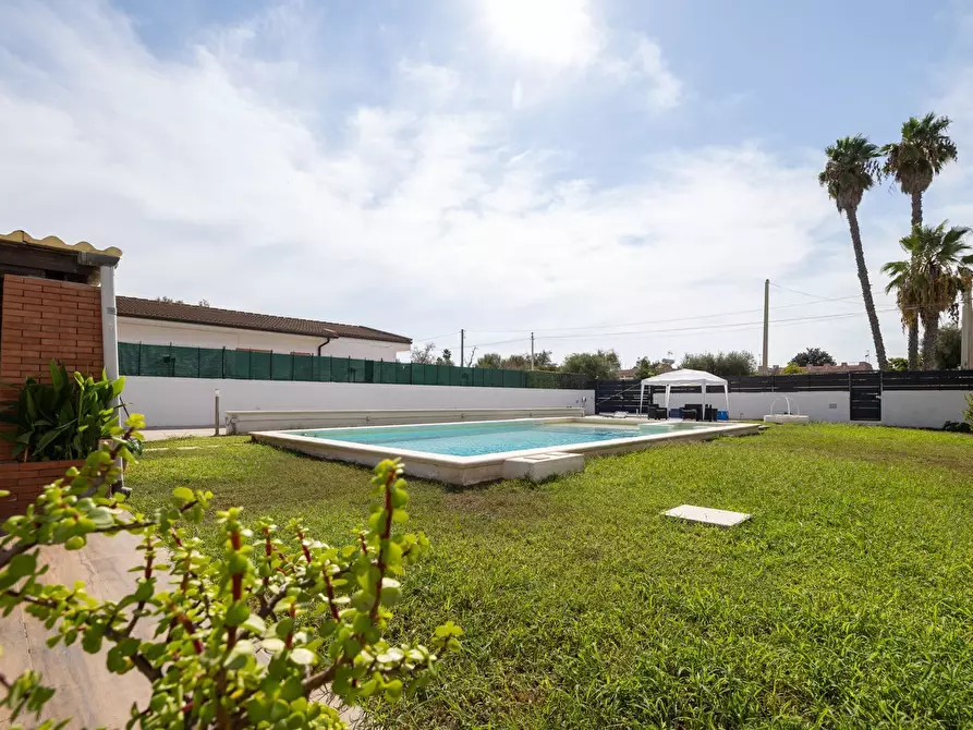 Immagine 2 di Villa in vendita  a Siracusa