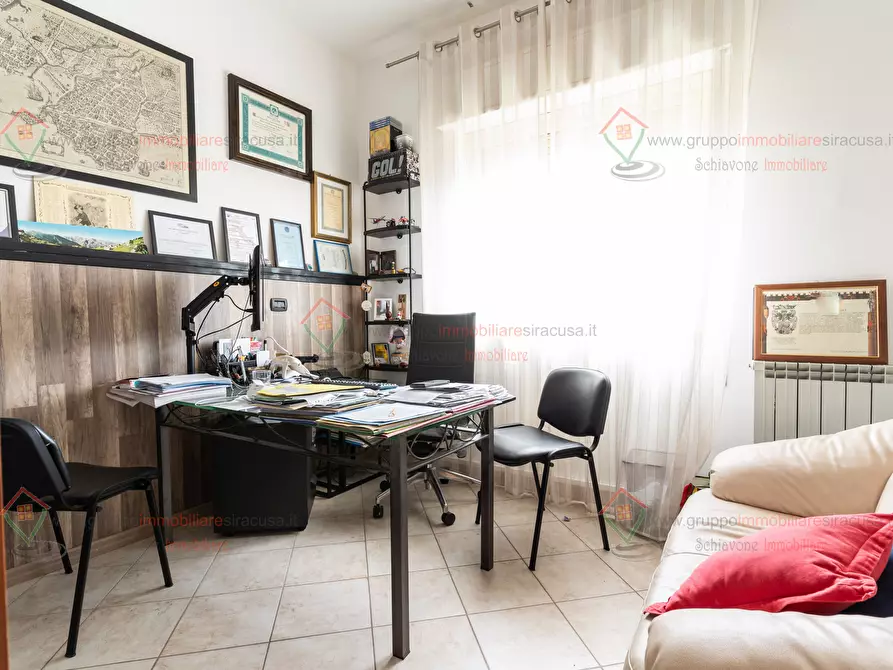 Immagine 11 di Trilocale in vendita  a Siracusa