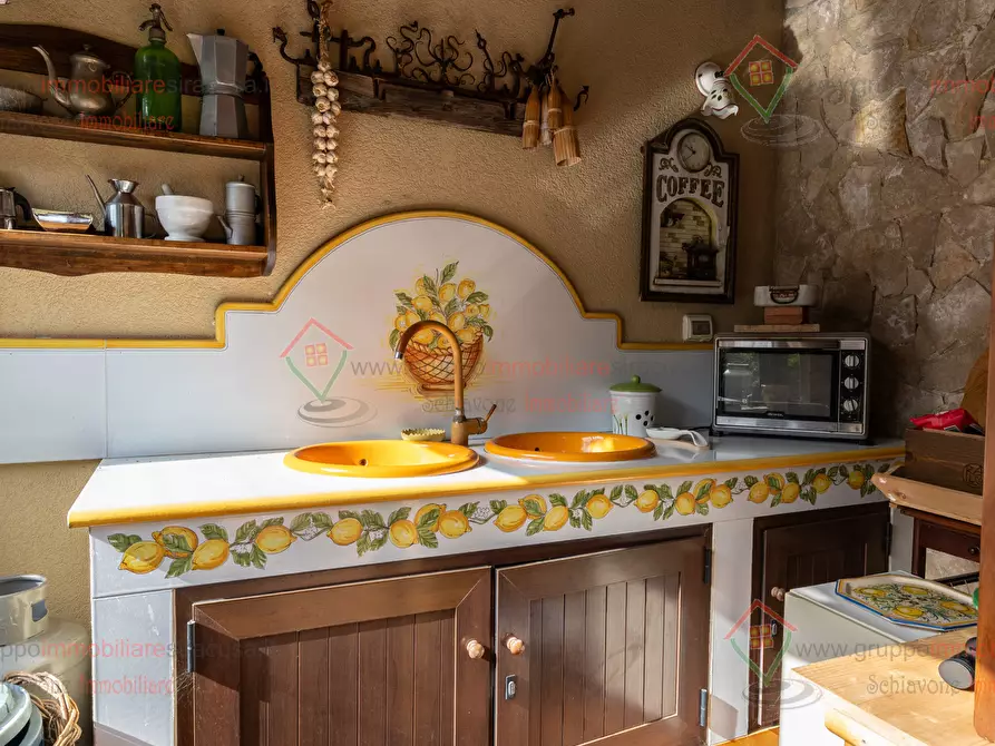 Immagine 10 di Villa in vendita  a Siracusa