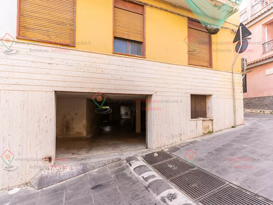 Immagine 8 di Garage in vendita  a Melilli