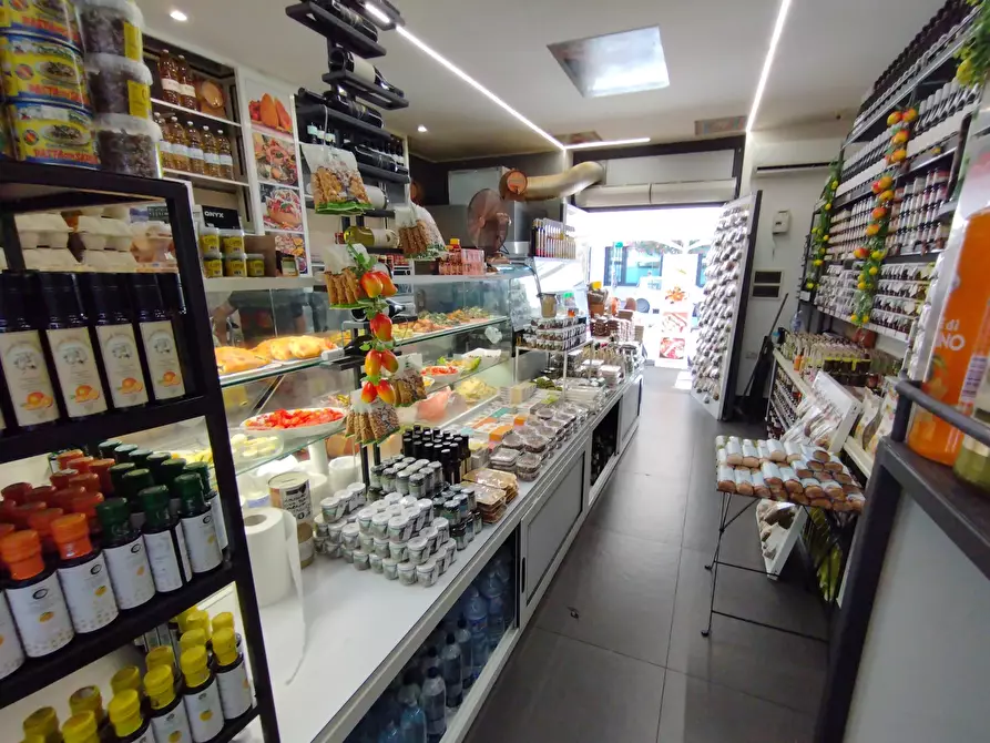 Immagine 22 di Attività commerciale in vendita  in Corso Umberto I a Siracusa
