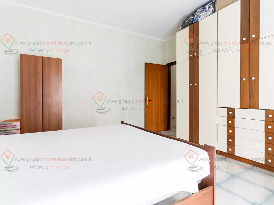 Immagine 9 di Pentalocale in affitto  a Siracusa