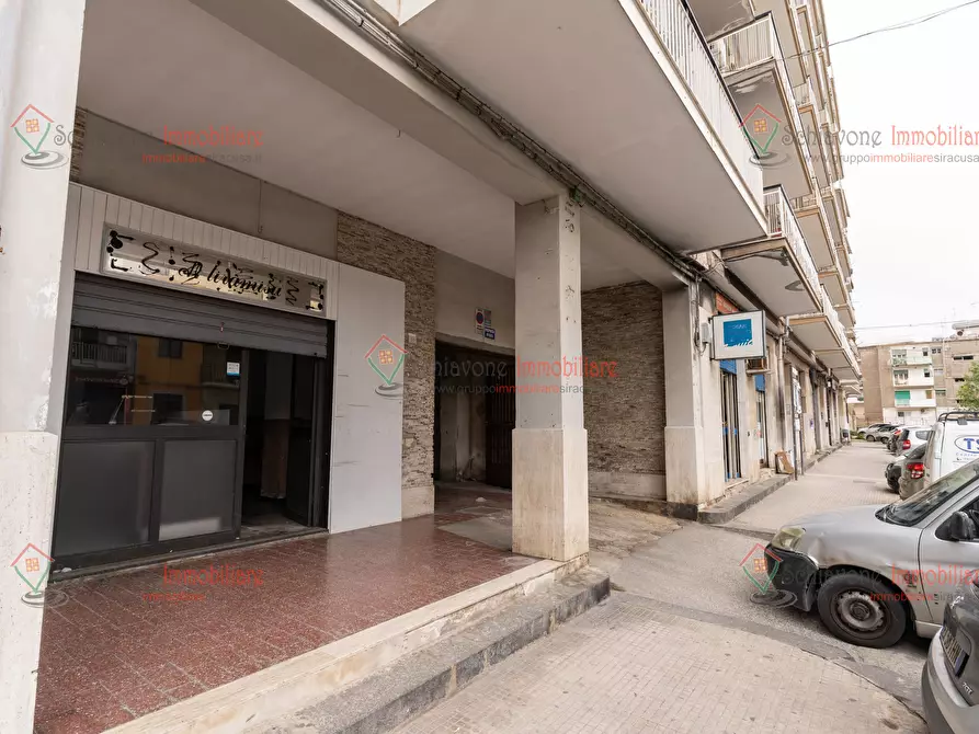 Immagine 12 di Locale commerciale in vendita  a Siracusa
