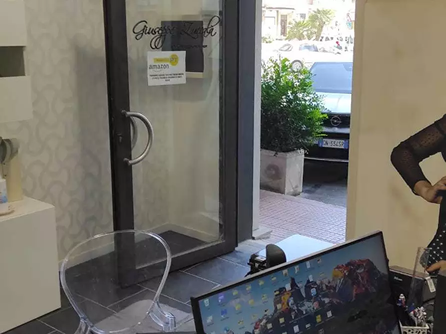 Immagine 3 di Locale commerciale in affitto  a Siracusa