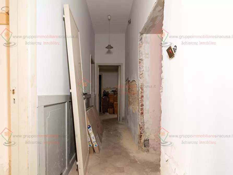 Immagine 5 di Pentalocale in vendita  a Siracusa