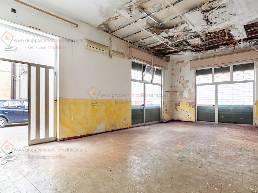 Immagine 4 di Locale commerciale in vendita  a Priolo Gargallo