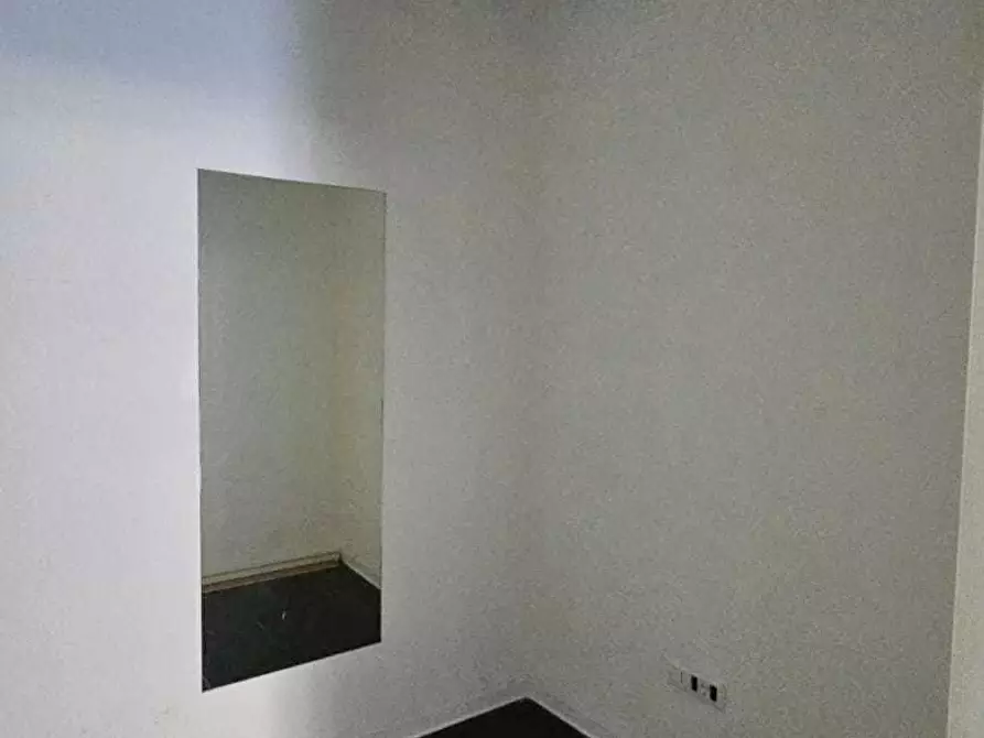 Immagine 12 di Locale commerciale in affitto  a Siracusa