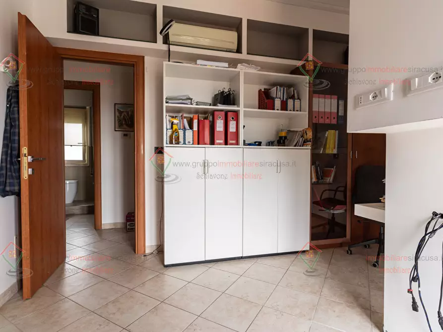 Immagine 14 di Trilocale in vendita  a Siracusa