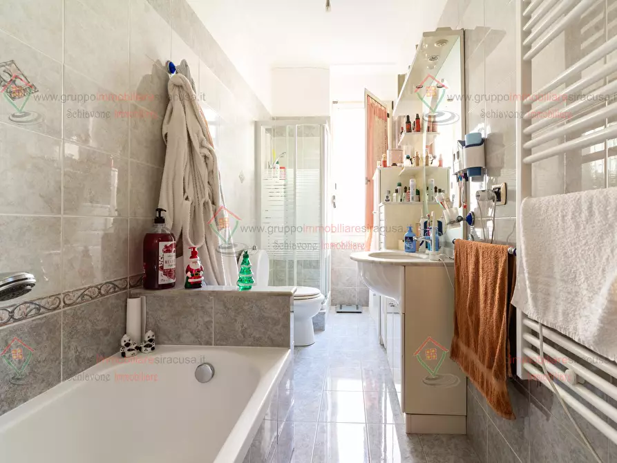 Immagine 13 di Quadrilocale in vendita  a Siracusa