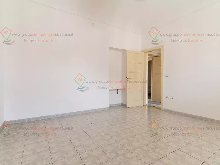 Immagine 10 di Trilocale in vendita  a Siracusa